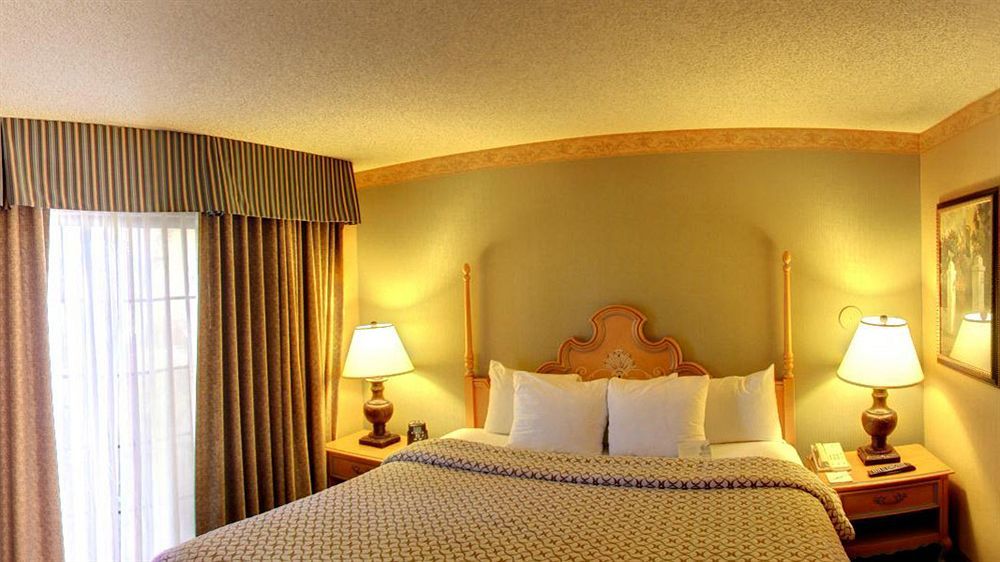 Embassy By Hilton Coast 4*