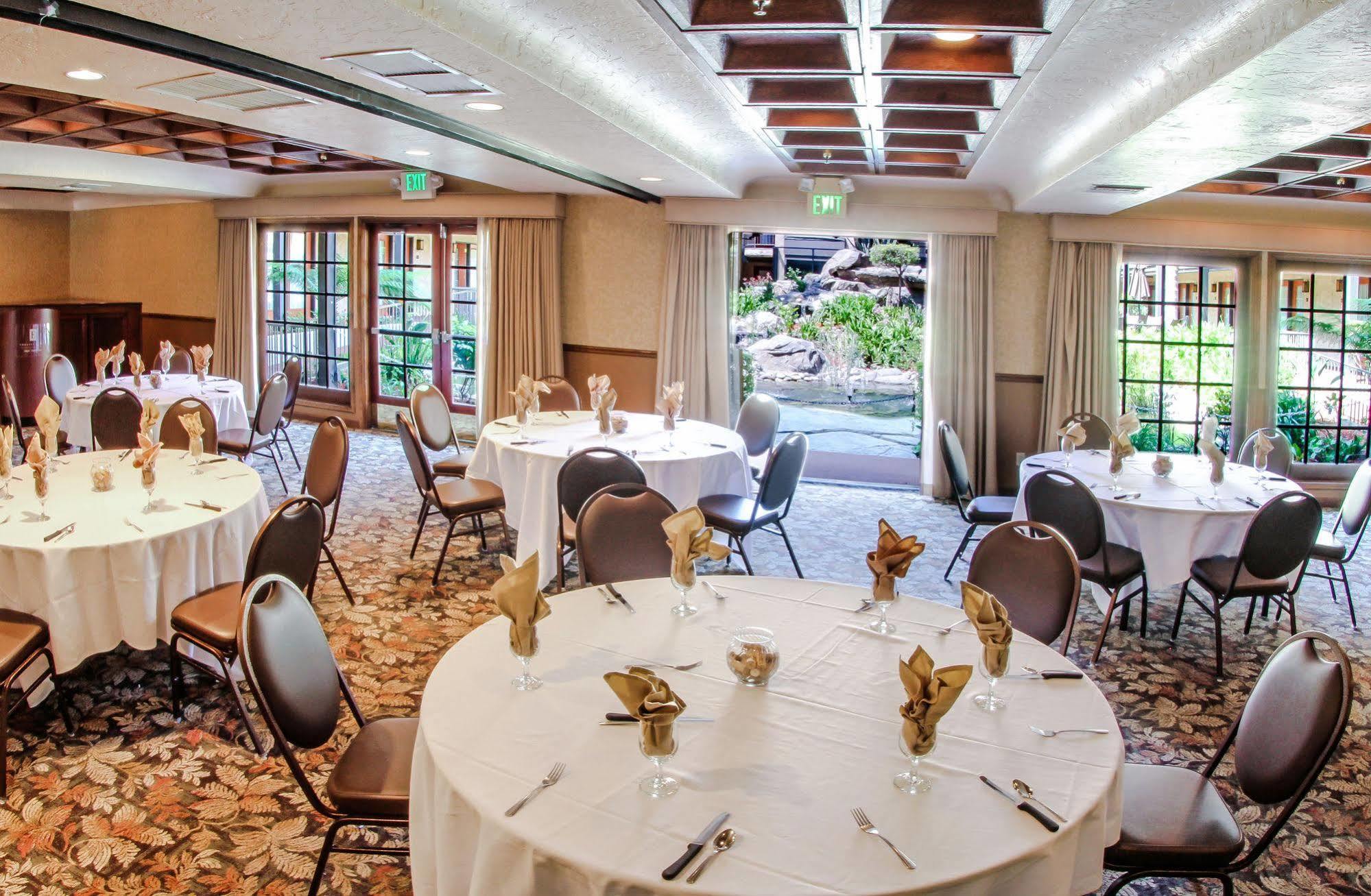 Hotel Embassy By Hilton Coast Lompoc